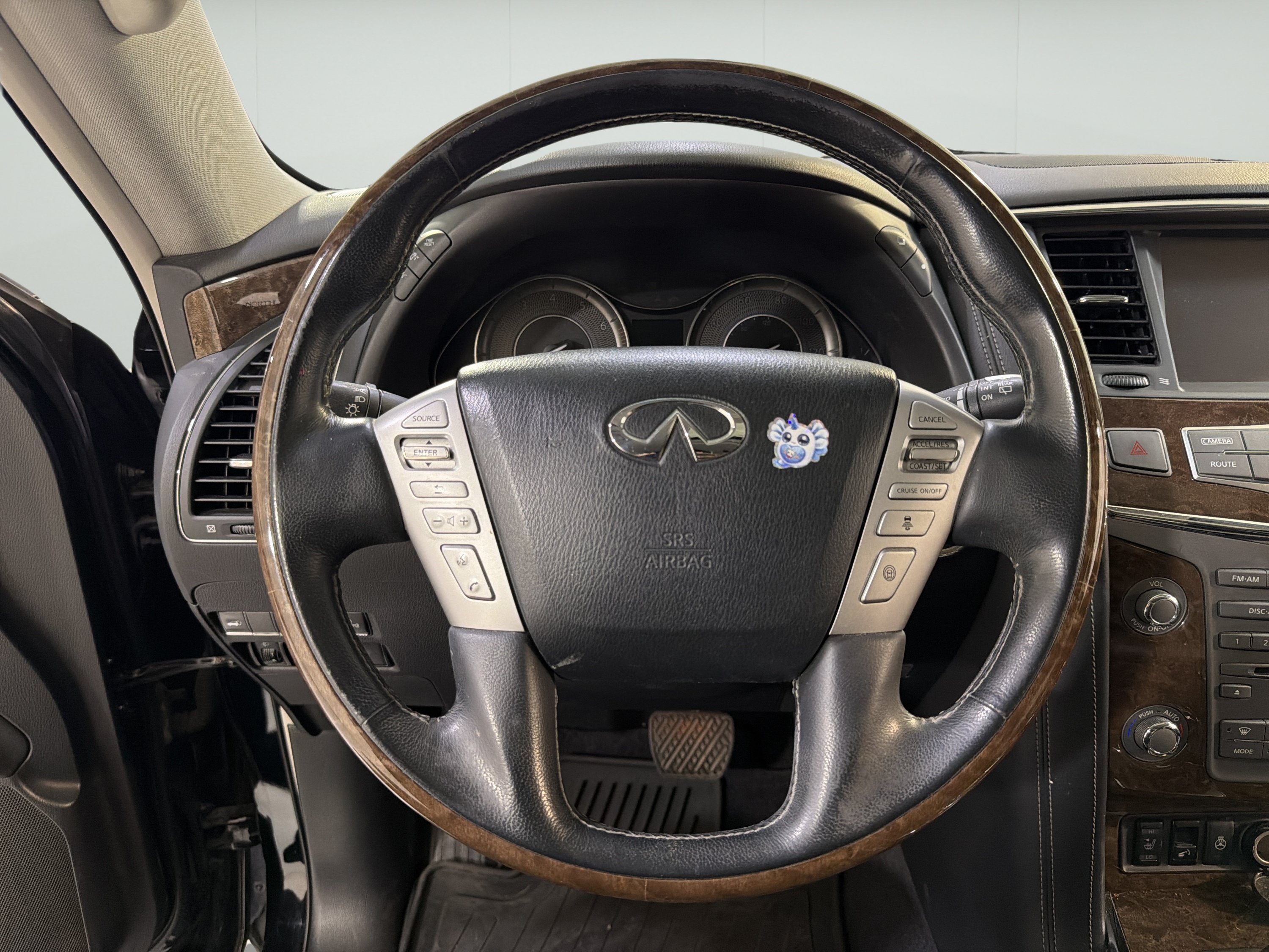 Used 2017 INFINITI QX80 2WD w/ Driver Assistance Package image 17