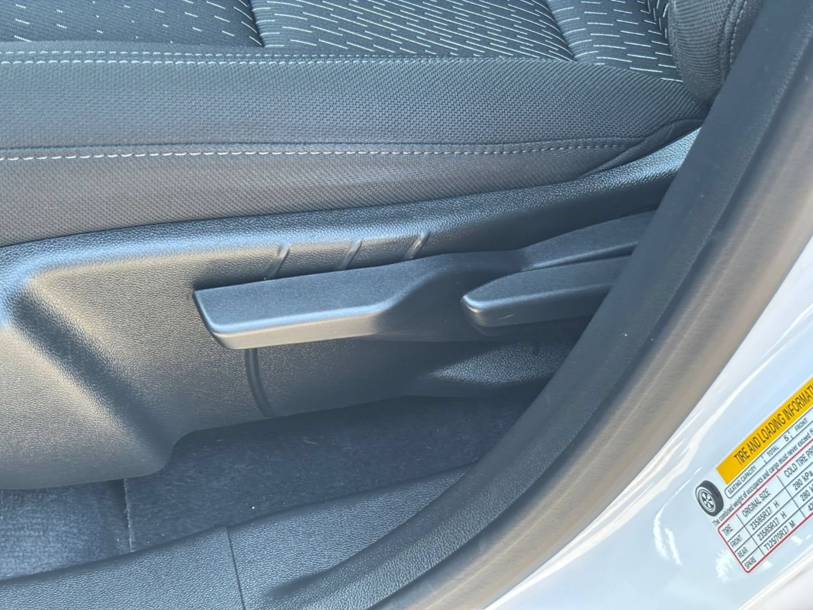 Used 2025 Chevrolet Equinox LT AWD/4WD image 21