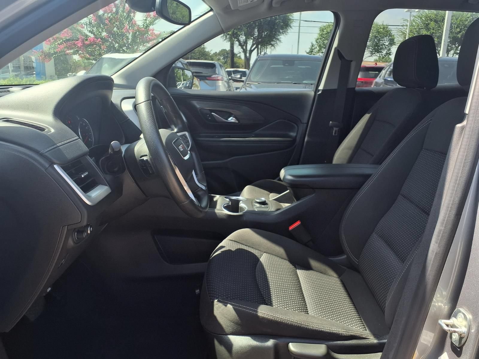 Used 2024 GMC Terrain SLE FWD image 17