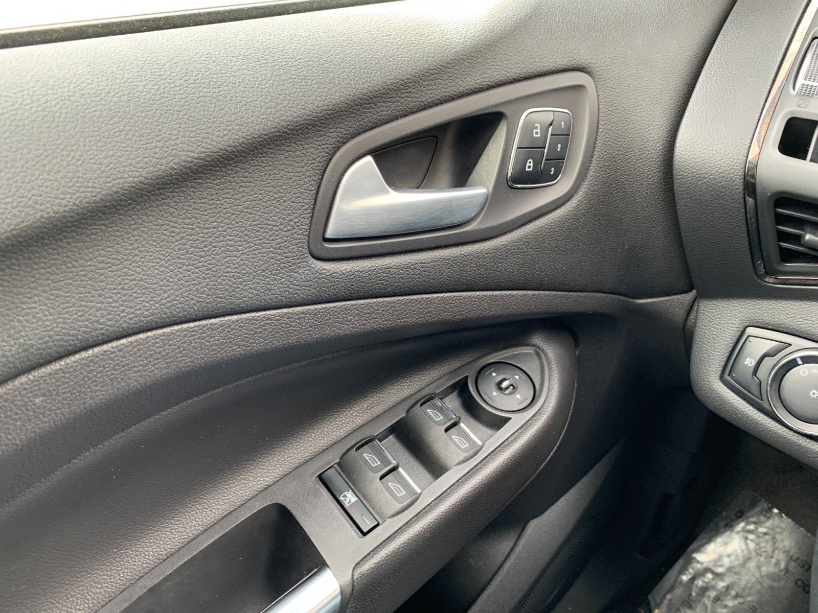 Used 2014 Ford Escape Titanium AWD/4WD image 14