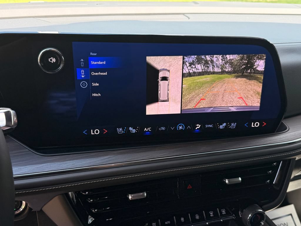 New 2025 Chevrolet Suburban Premier RWD image 22