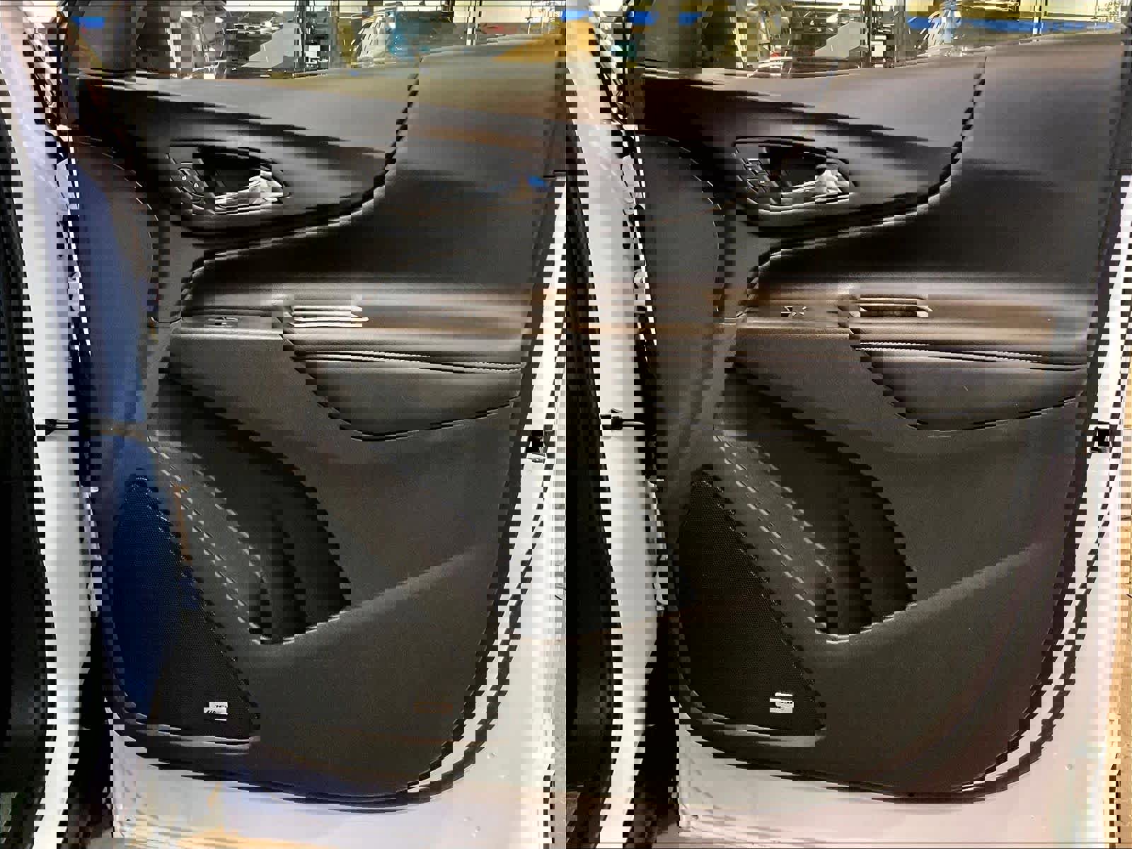 Used 2019 Chevrolet Equinox Premier image 12