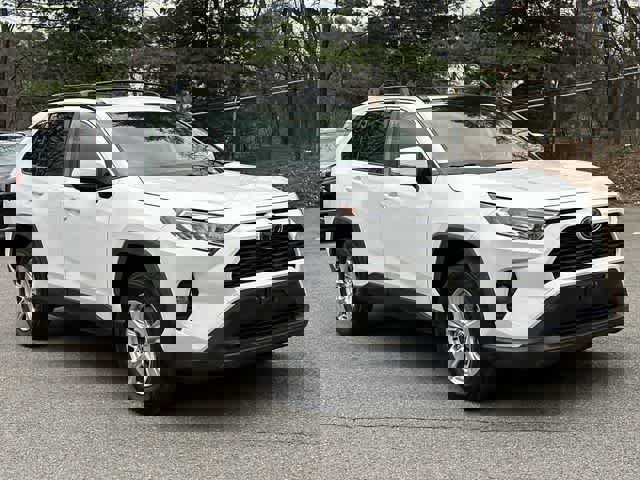Used 2020 Toyota RAV4 XLE w/ Convenience Package image 30