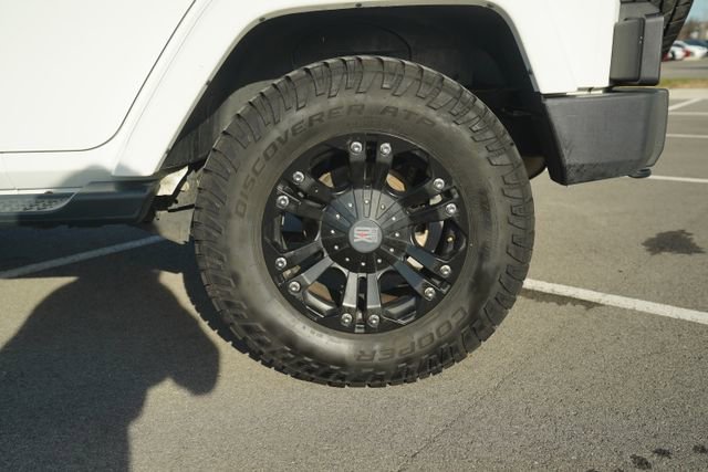 Used 2015 Jeep Wrangler Unlimited Sahara w/ Dual Top Group image 43