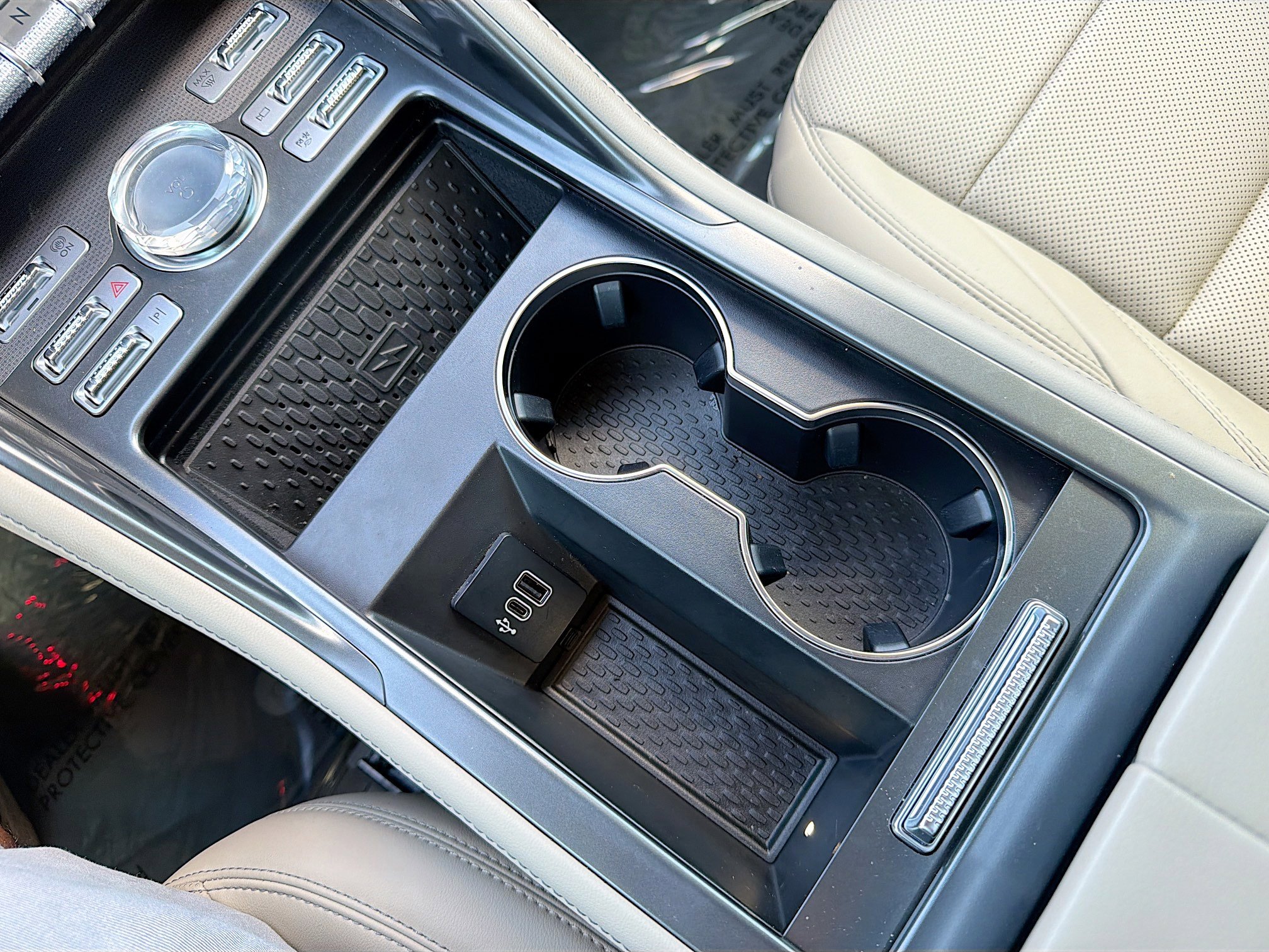 Used 2025 Lincoln Nautilus Premier w/ Equipment Group 102A image 31