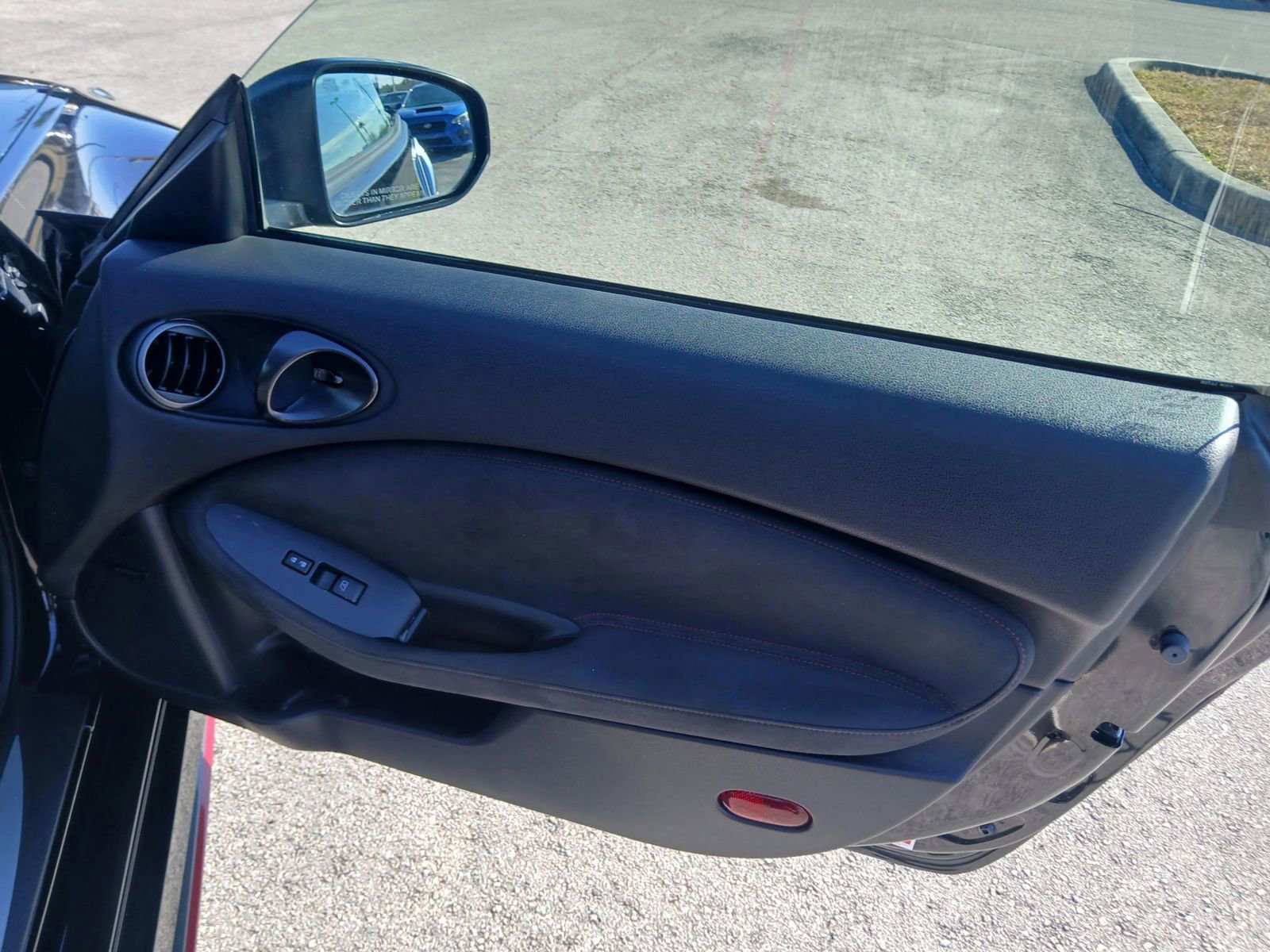 Used 2015 Nissan 370Z NISMO image 17