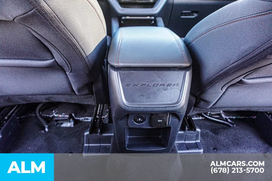 Used 2025 Ford Explorer Active RWD image 32