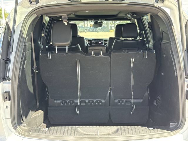 Used 2025 Chrysler Pacifica Limited FWD image 33