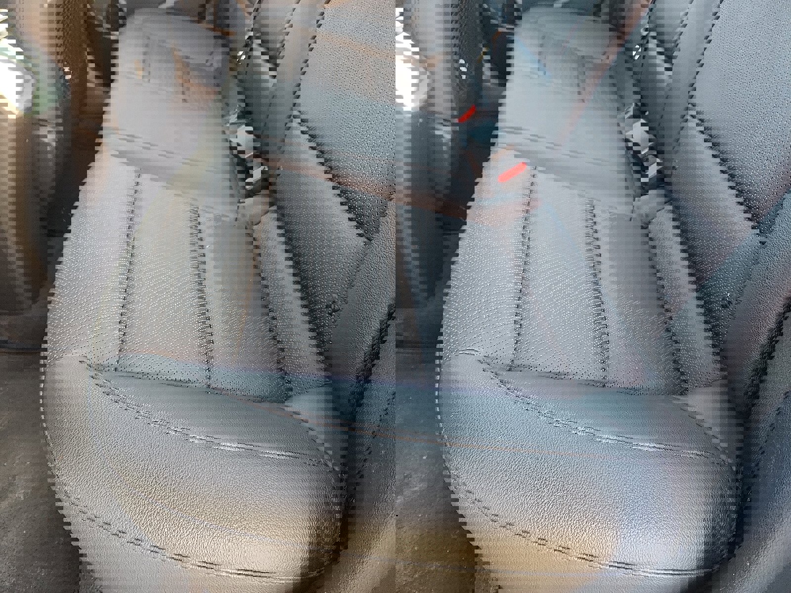 Used 2017 Hyundai Elantra Limited w/ Limited Tech Package 04 image 26