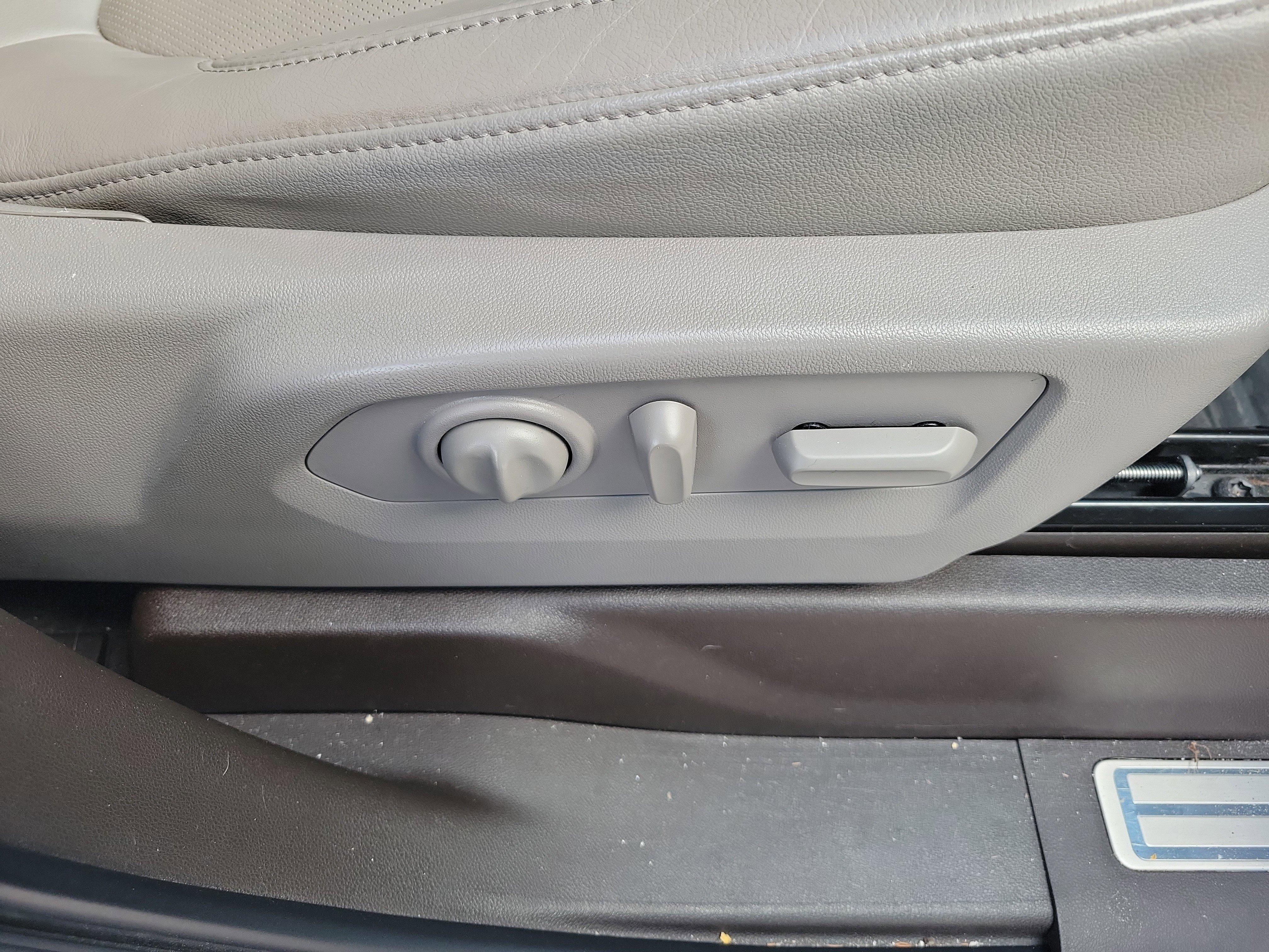 Used 2020 Chevrolet Silverado 1500 LTZ w/ LTZ Plus Package image 9