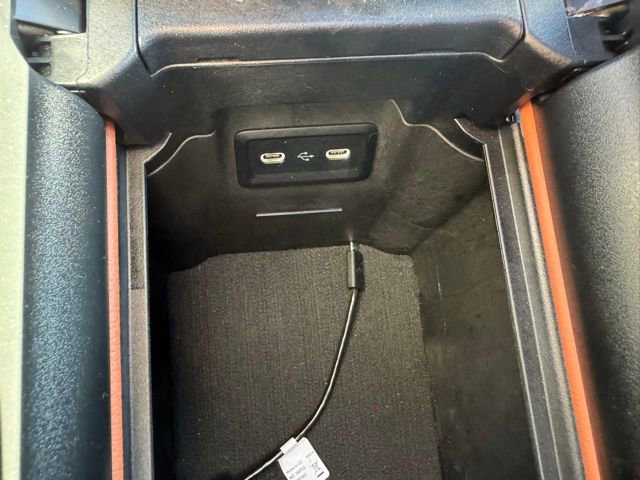 Used 2024 Mercedes-Benz GLC 300 4MATIC image 33