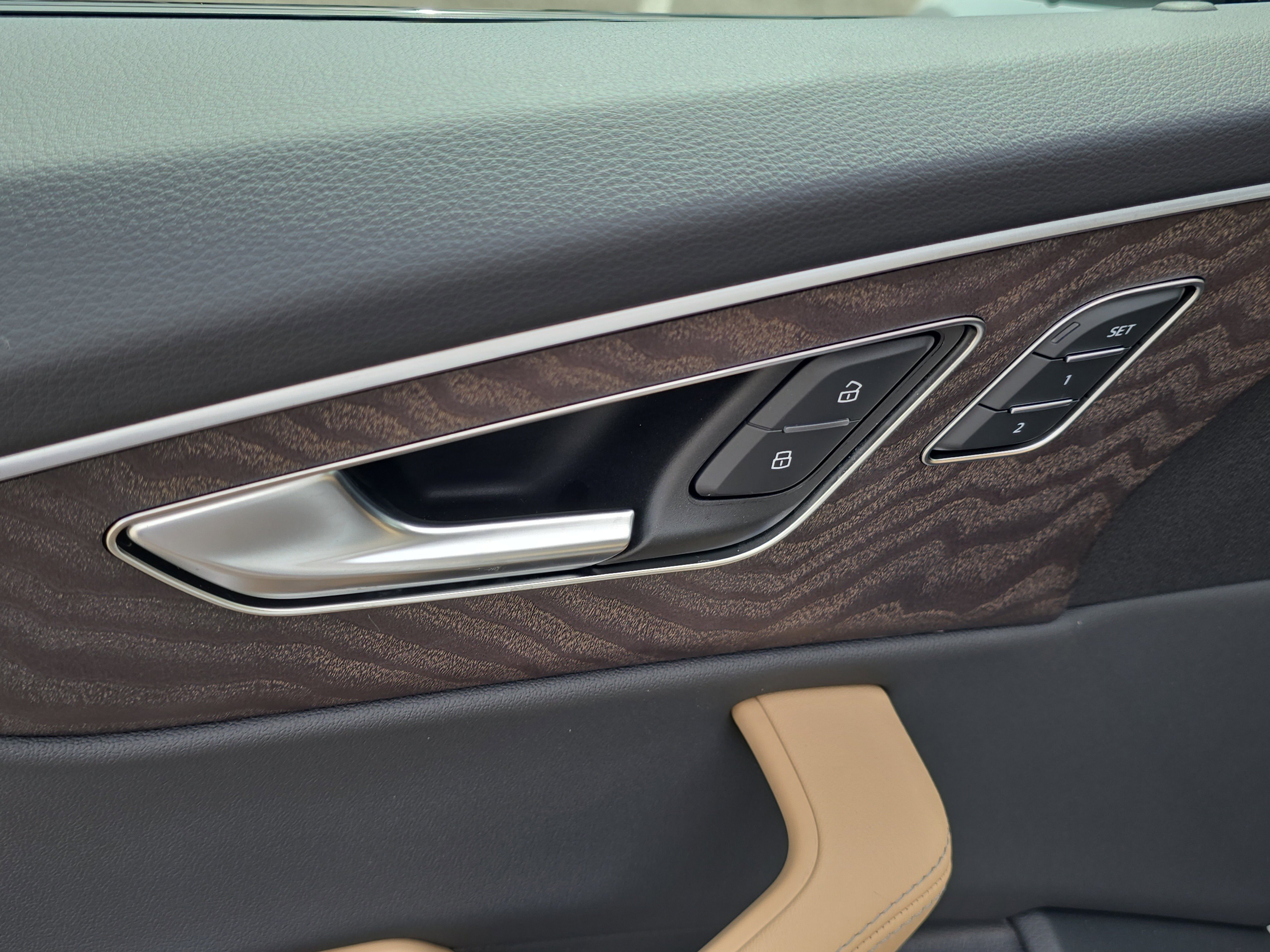 New 2025 Audi Q8 Premium Plus image 17