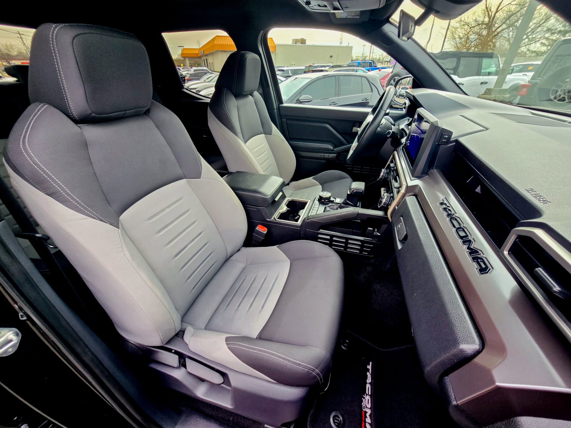 Used 2024 Toyota Tacoma TRD Off-Road image 34