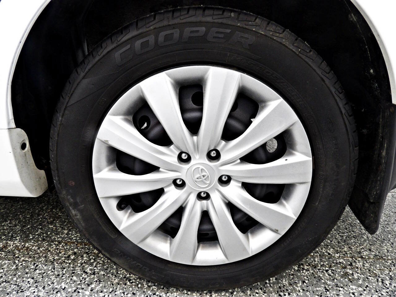 Used 2013 Toyota Corolla LE Special Edition FWD image 18