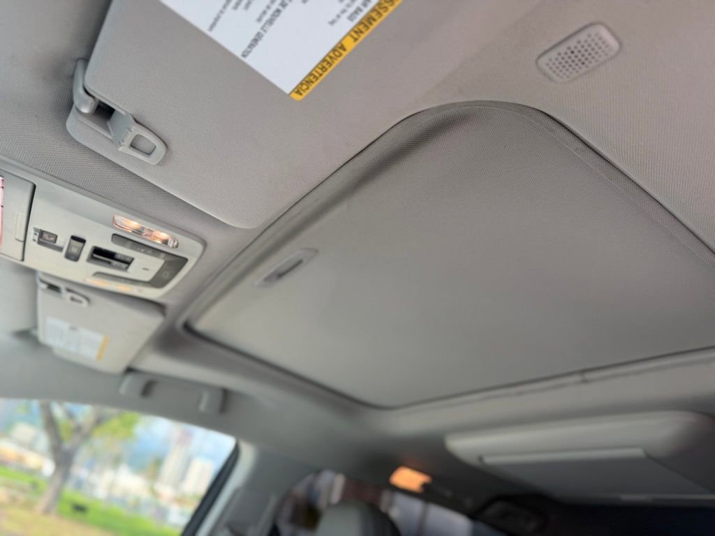 Used 2022 Toyota Sienna Limited AWD/4WD image 21