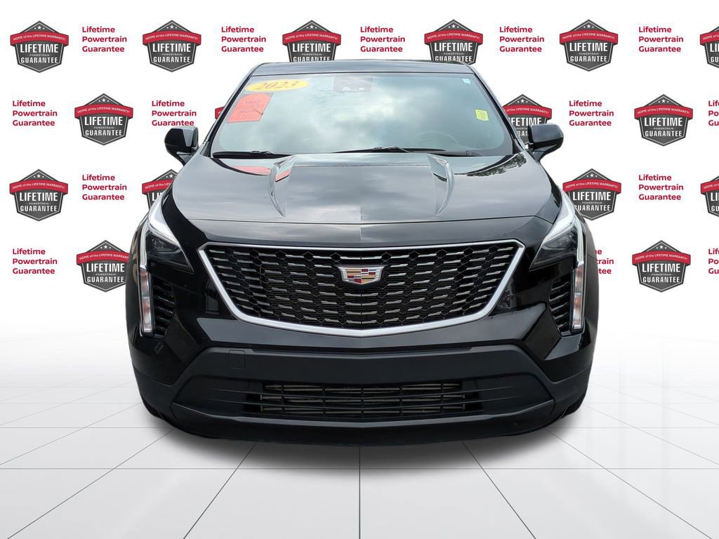 Used 2023 Cadillac XT4 Luxury w/ Cold Weather Package image 8
