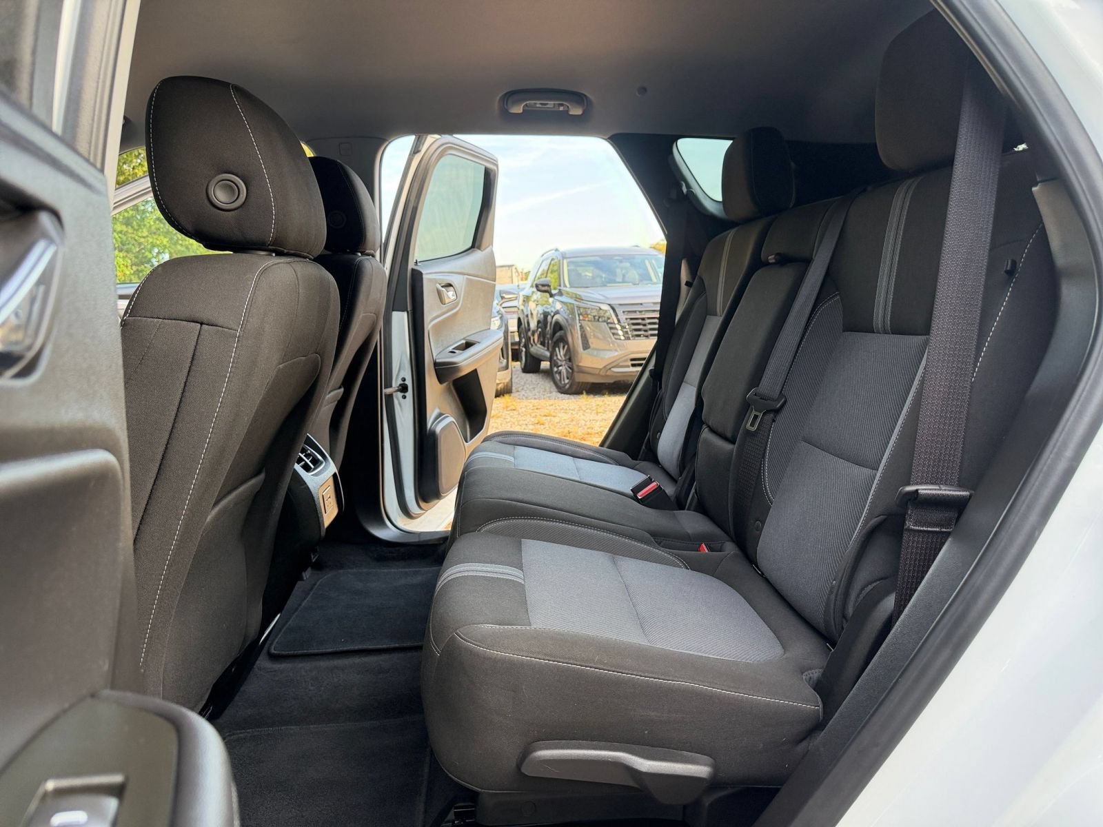 Used 2025 Chevrolet Blazer LT FWD image 26