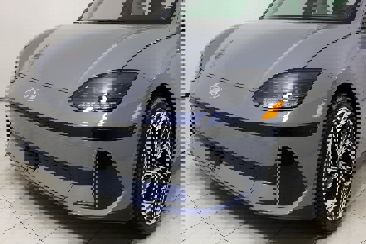 Used 2025 Hyundai Ioniq 6 Limited image 45