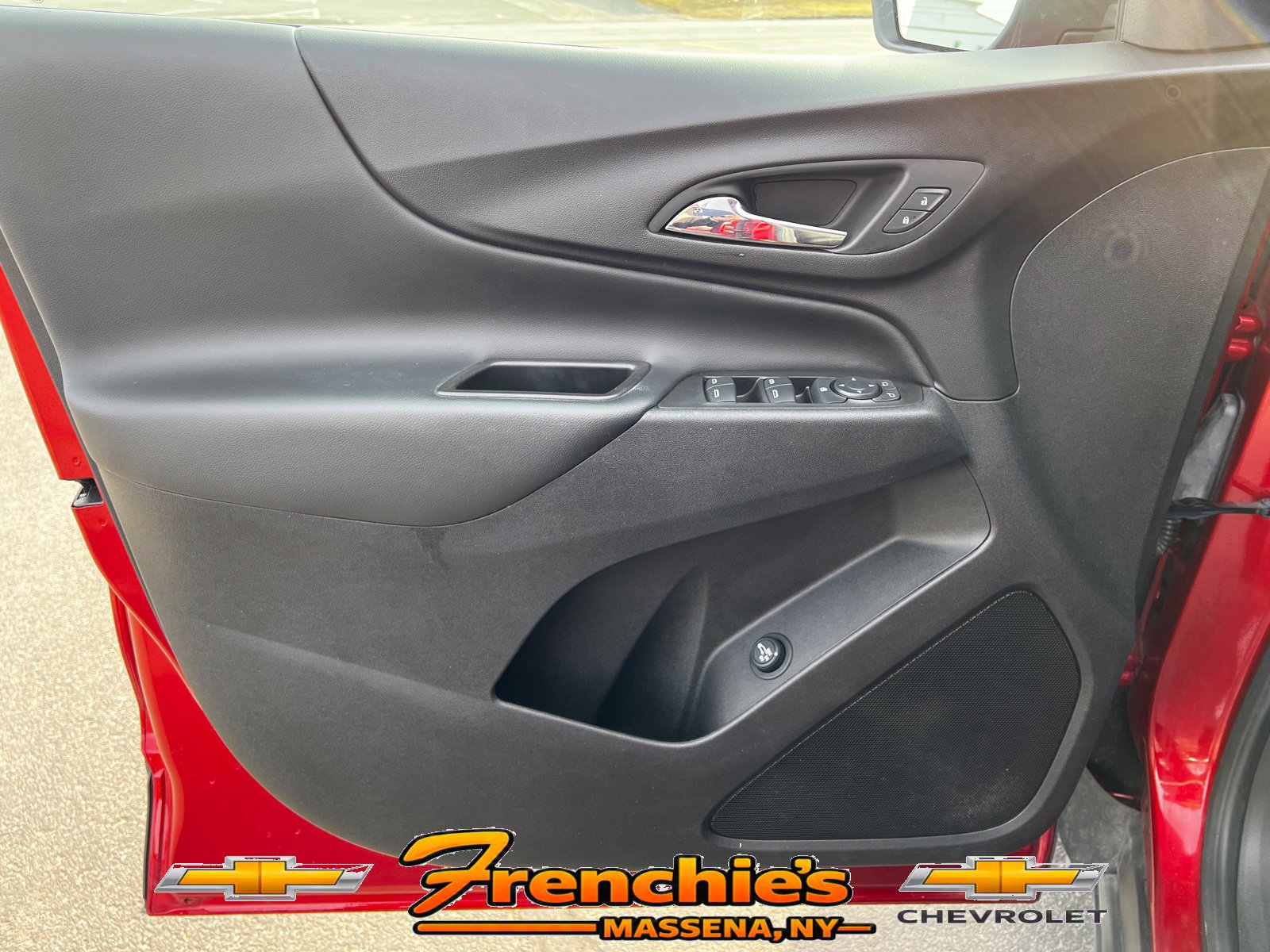 Used 2023 Chevrolet Equinox LT AWD/4WD image 11