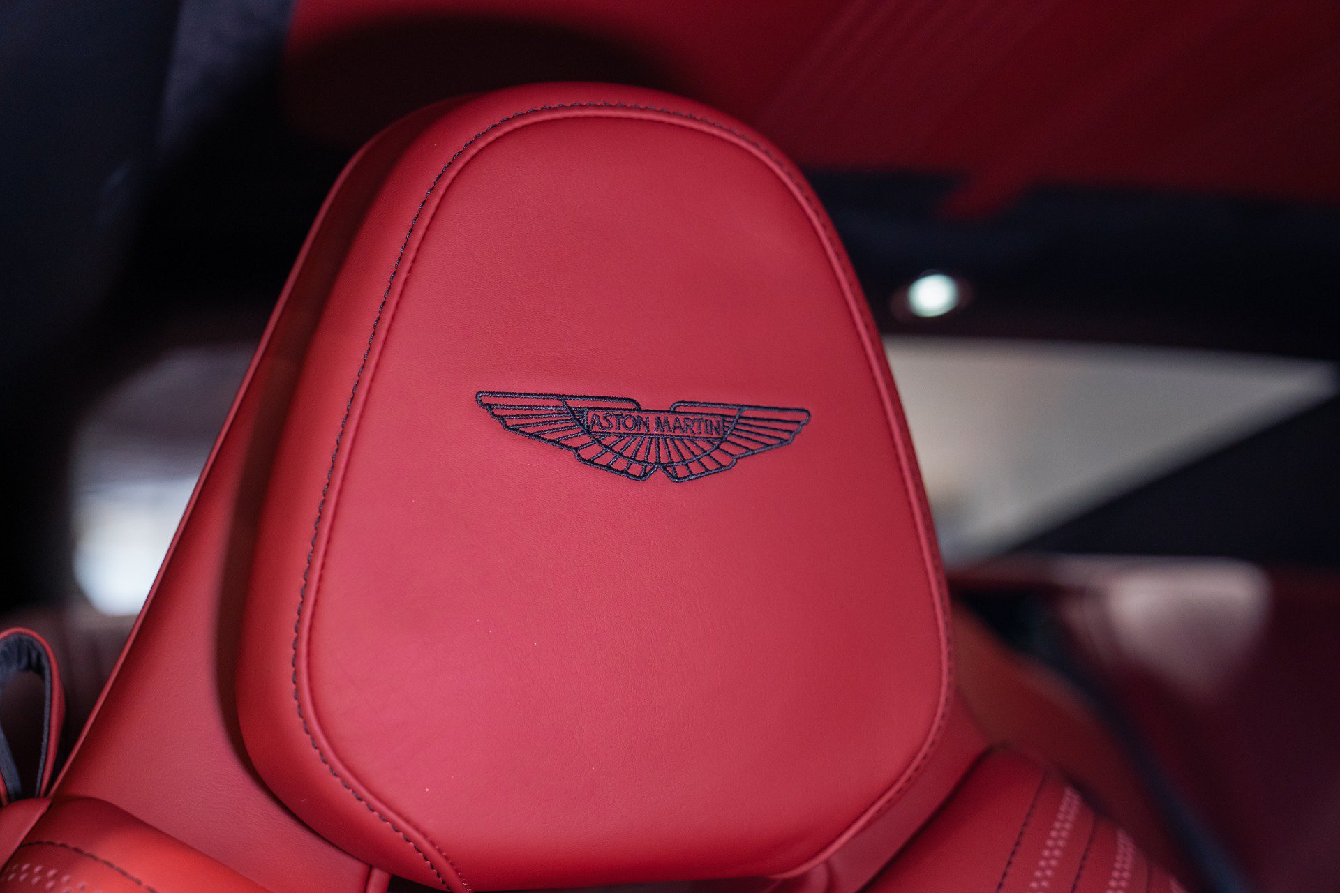 Used 2018 Aston Martin DB11 V12 RWD image 24