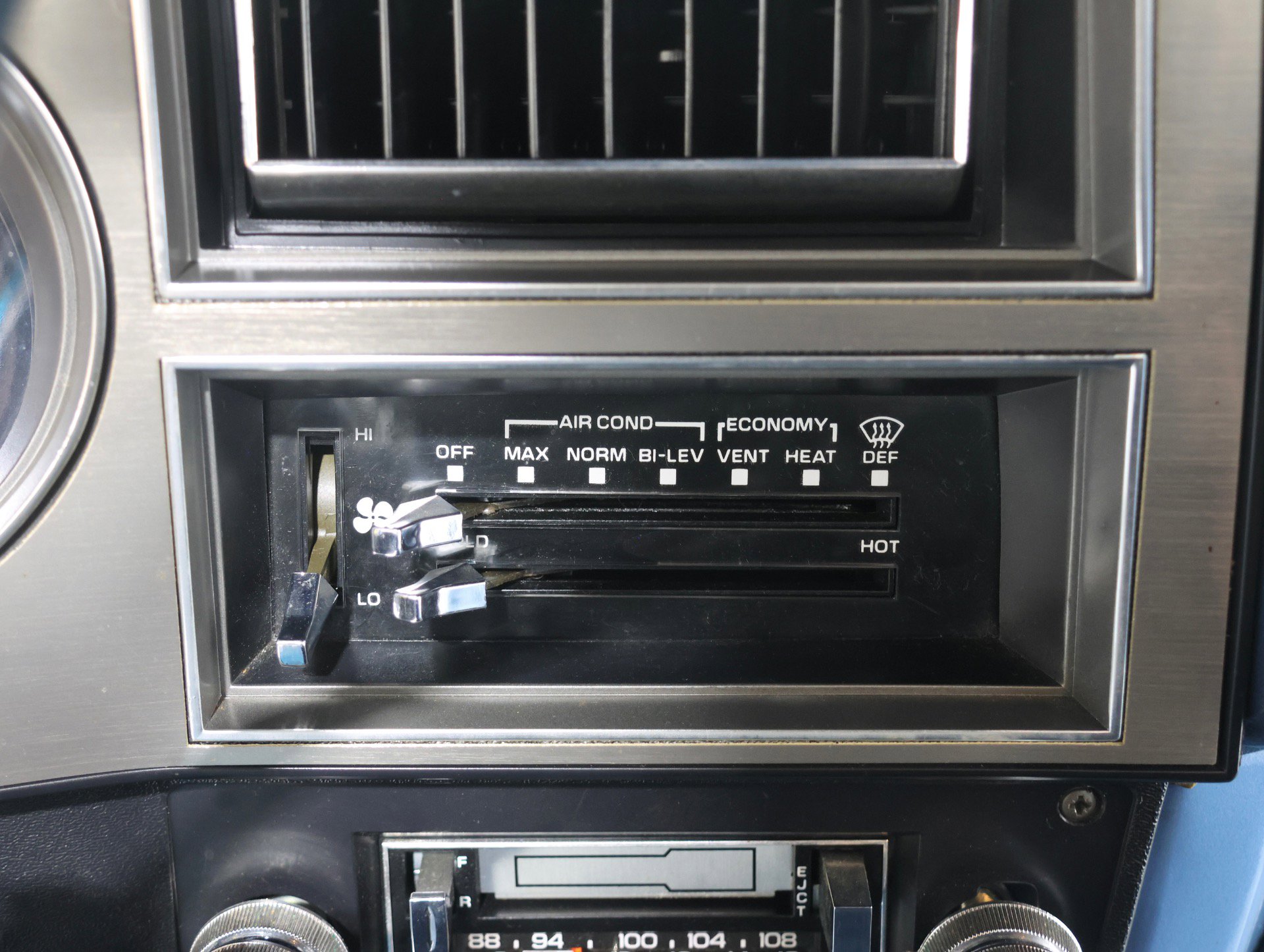 Used 1987 GMC Suburban 2WD image 87