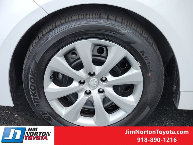 Used 2025 Toyota Corolla LE FWD image 13
