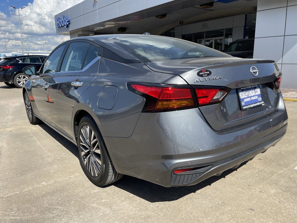 Used 2024 Nissan Altima 2.5 SV image 10
