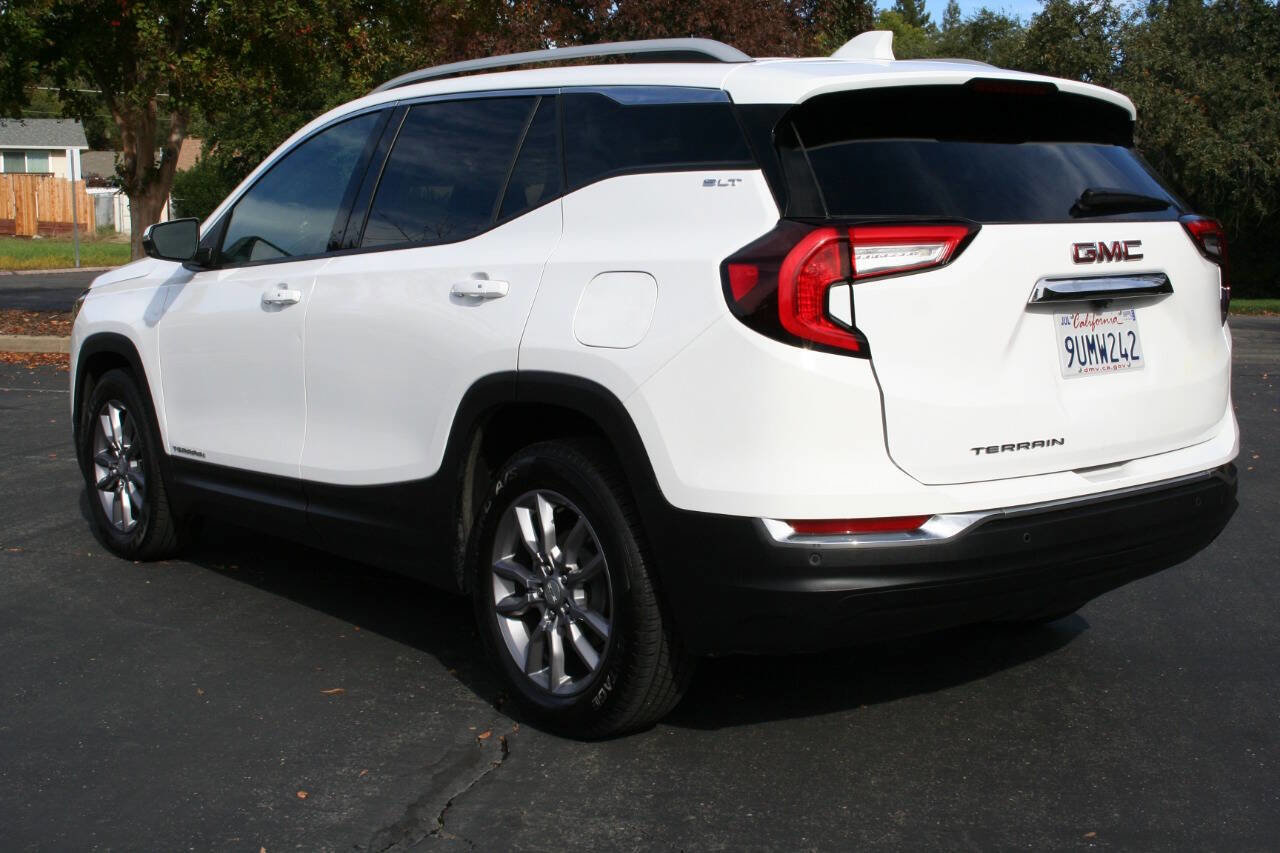 Used 2023 GMC Terrain SLT image 7
