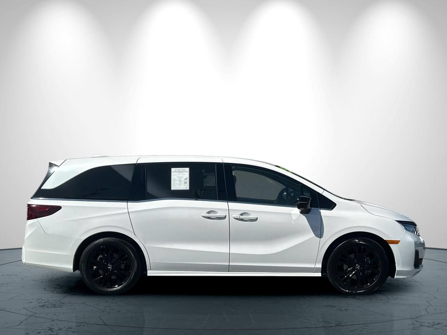 Used 2025 Honda Odyssey Sport-L image 3