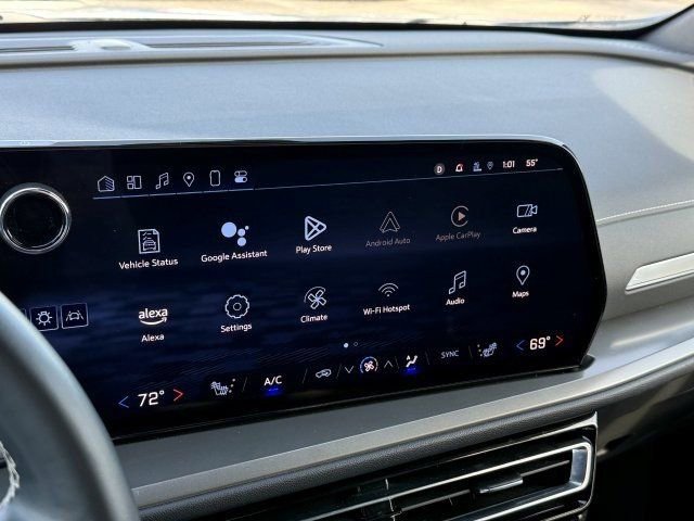 Used 2024 Chevrolet Traverse LS image 25