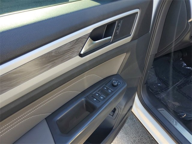 Used 2023 Volkswagen Atlas Cross Sport SE image 9