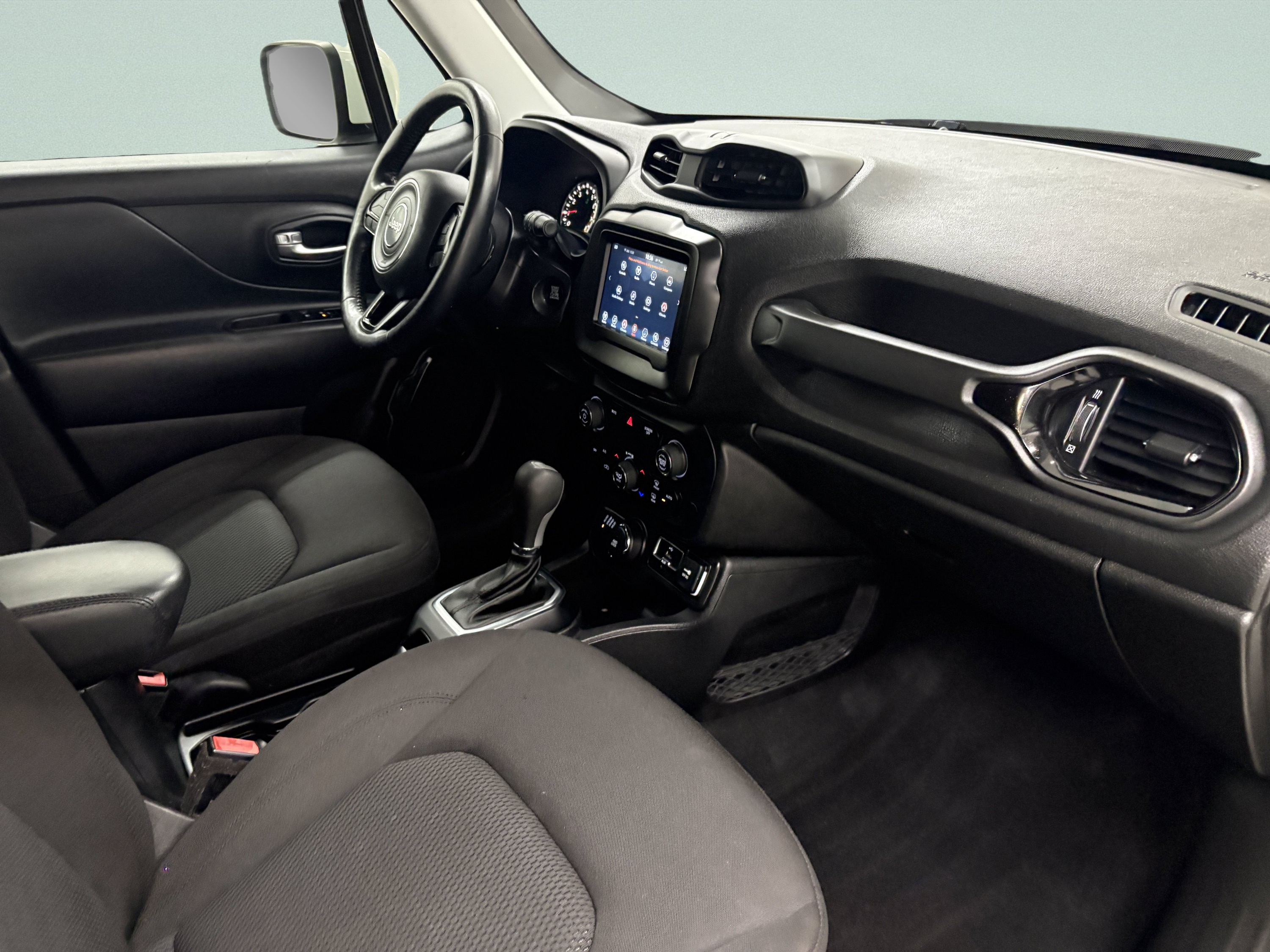 Used 2019 Jeep Renegade Altitude w/ Quick Order Package 2XM AWD/4WD image 20