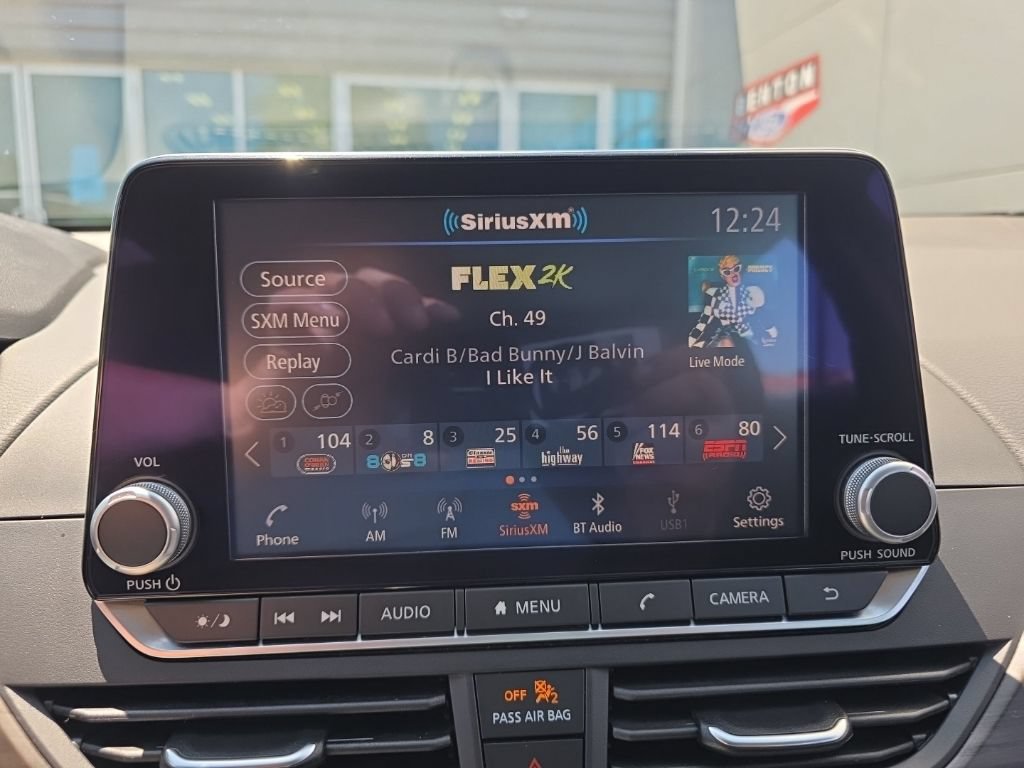 Used 2025 Nissan Altima 2.5 SV FWD image 19