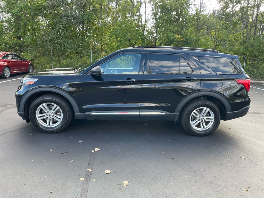 Used 2020 Ford Explorer XLT w/ Equipment Group 202A image 4