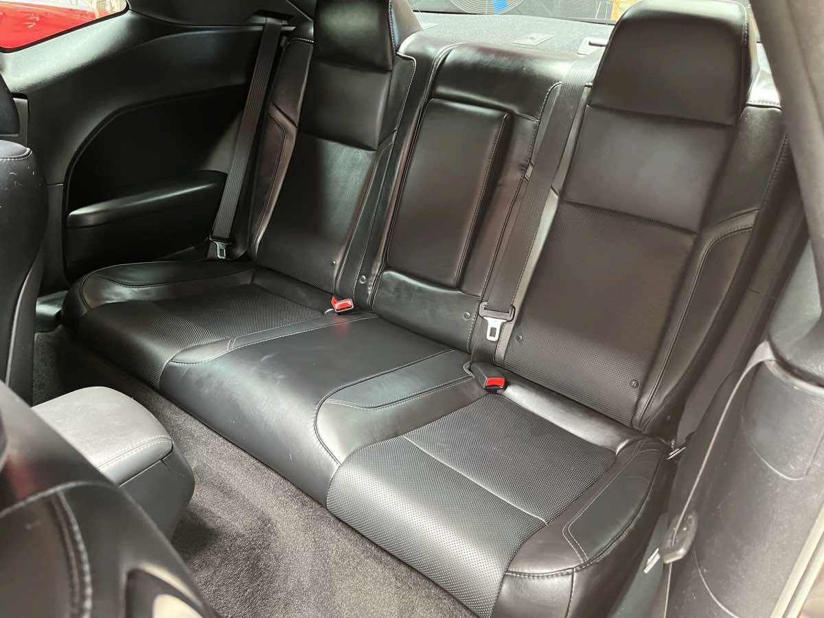 Used 2015 Dodge Challenger SXT Plus RWD image 25