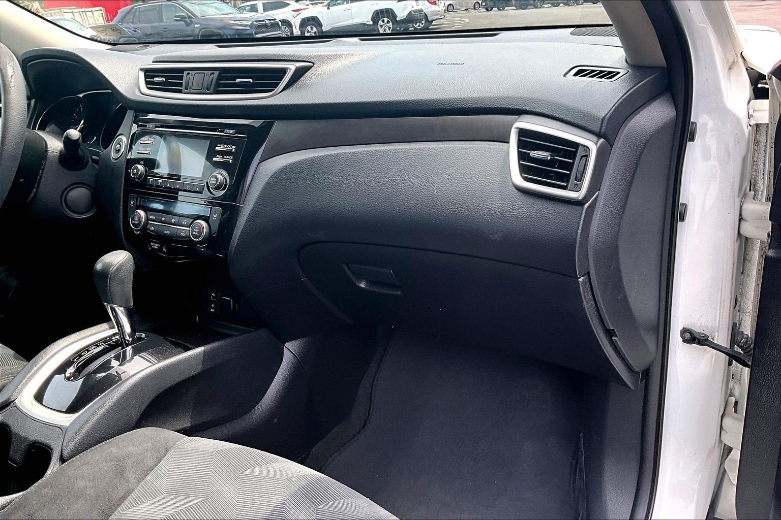 Used 2015 Nissan Rogue SV AWD/4WD image 15