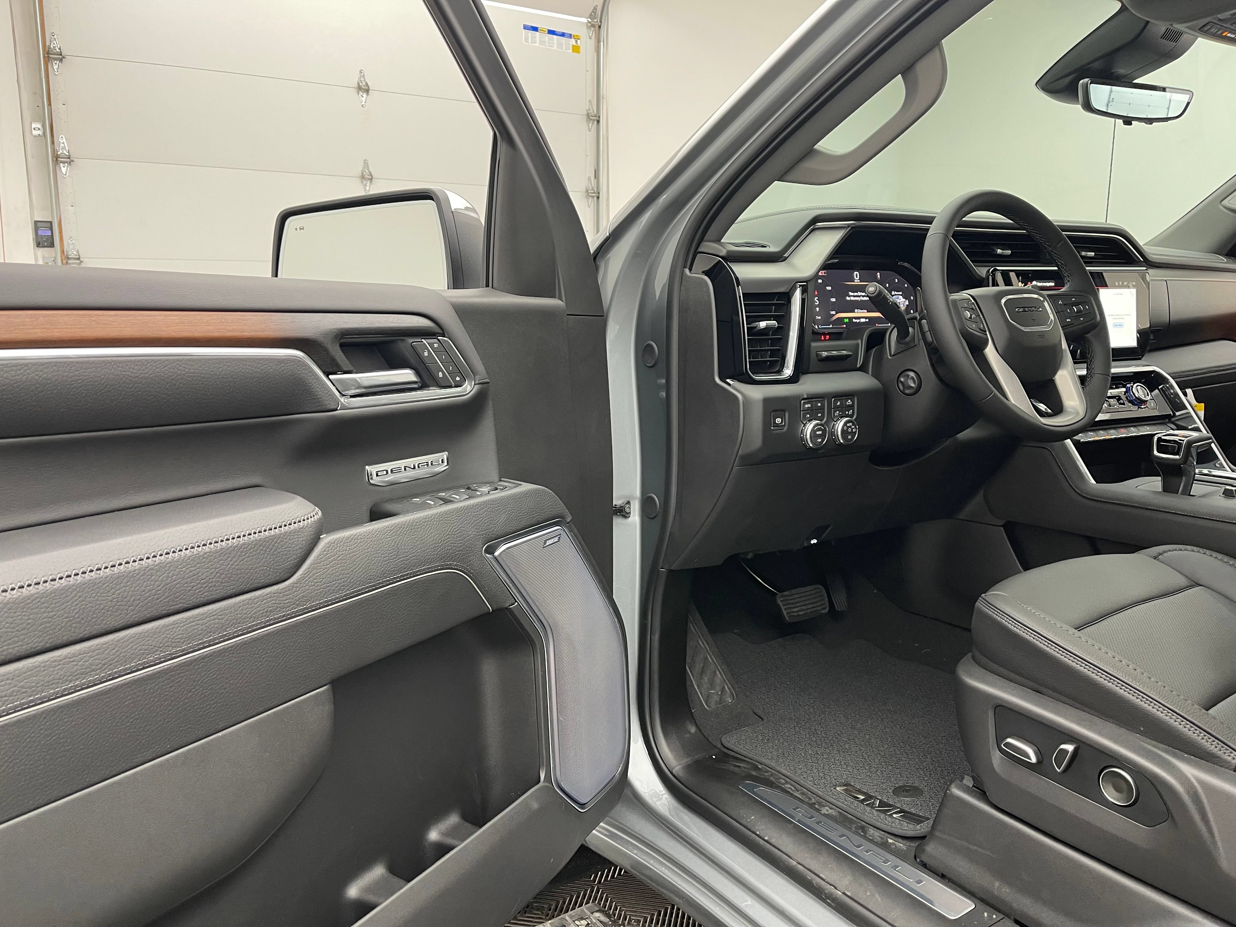 New 2026 GMC Sierra 1500 Denali w/ Denali Reserve Package AWD/4WD image 17