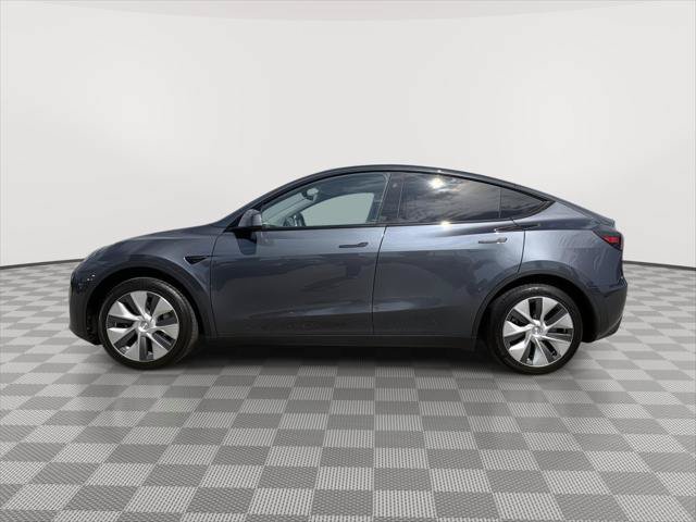 Used 2023 Tesla Model Y 2WD image 2