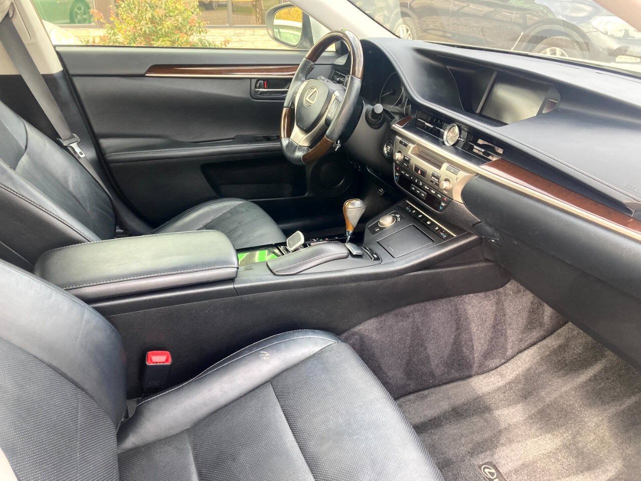 Used 2013 Lexus ES 350 w/ Luxury Pkg FWD image 11