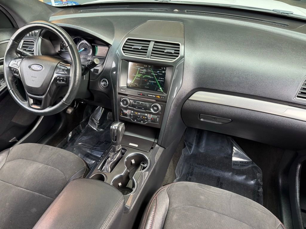 Used 2018 Ford Explorer XLT w/ Equipment Group 202A image 29