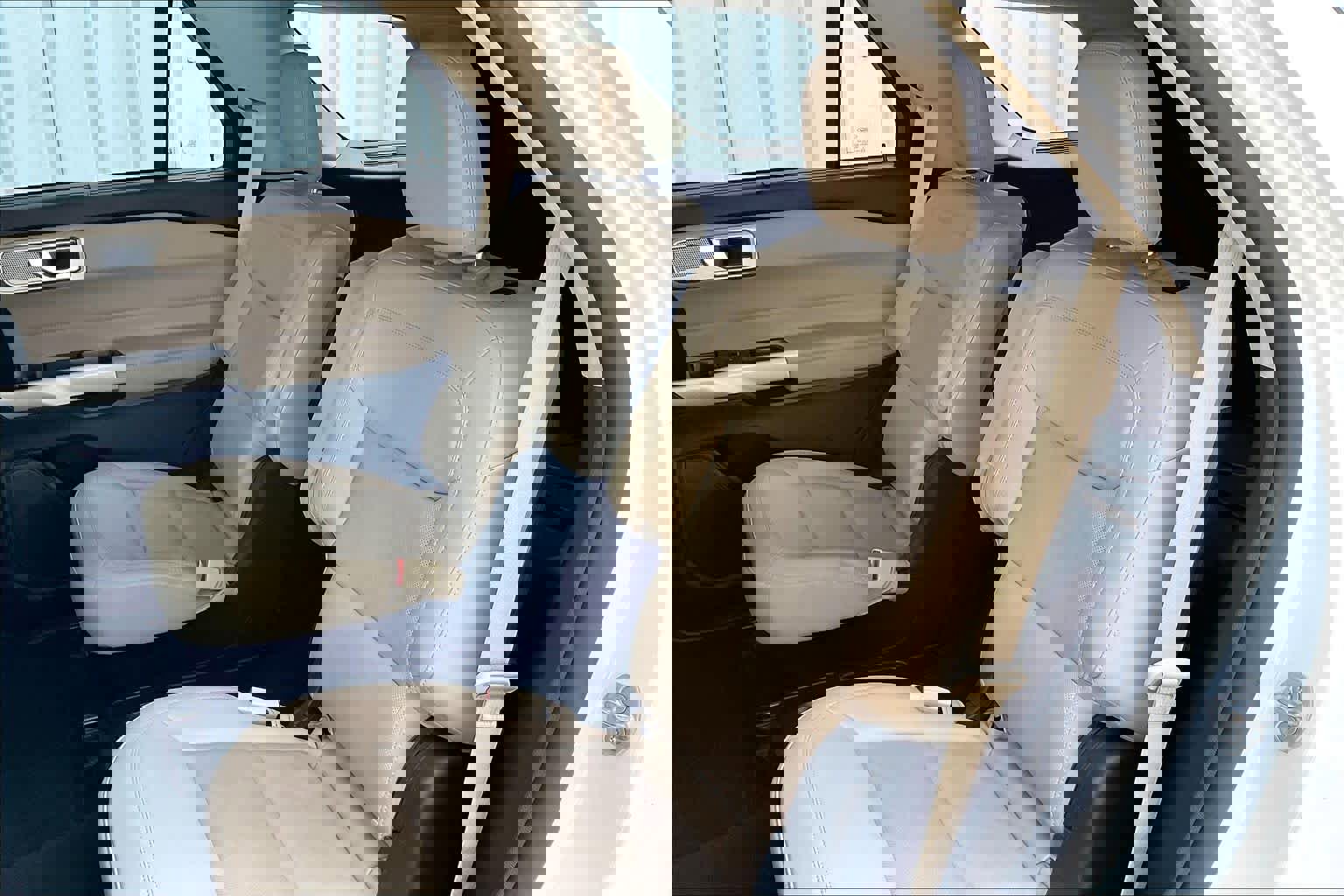 Used 2021 Ford Explorer Limited w/ Equipment Group 301A image 18