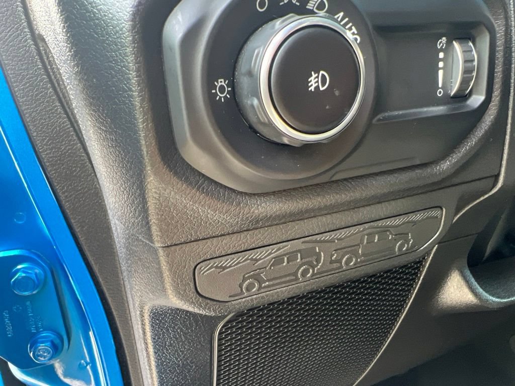 Used 2024 Jeep Wrangler Unlimited Sport AWD/4WD image 32