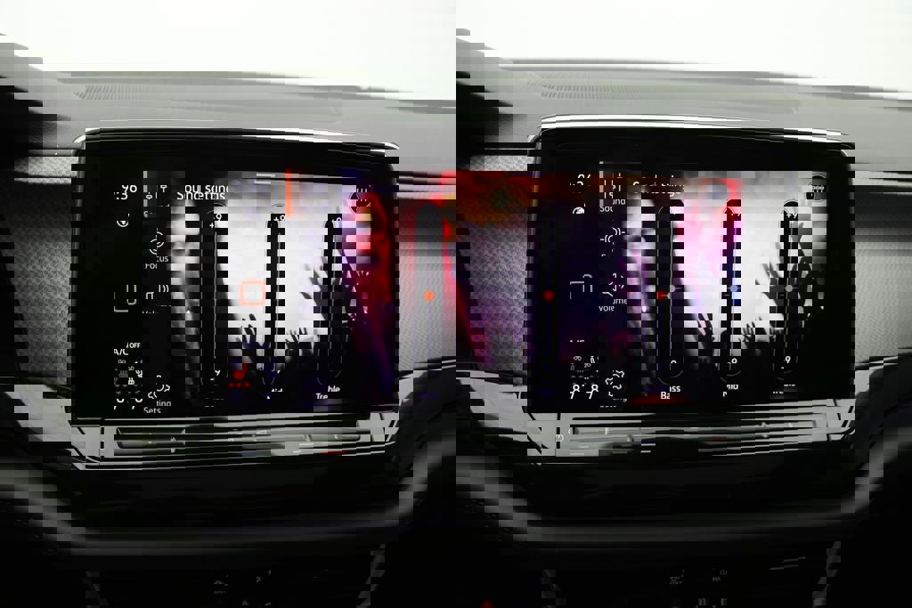 Used 2025 Volkswagen Atlas Peak Edition SE image 27