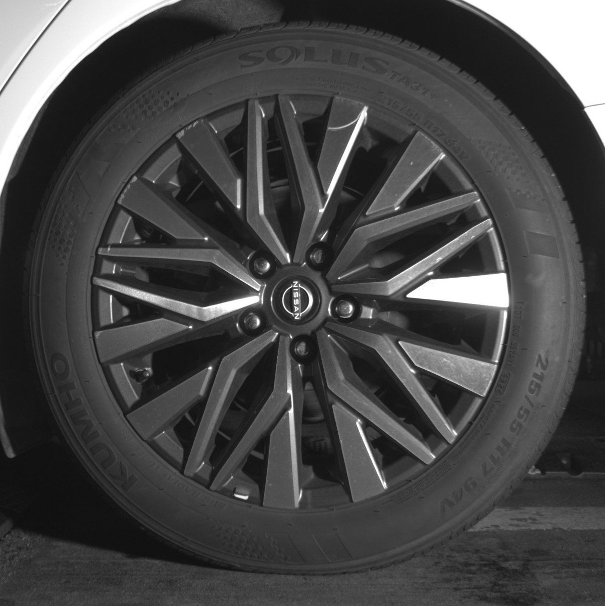 Used 2025 Nissan Altima 2.5 SV FWD image 14