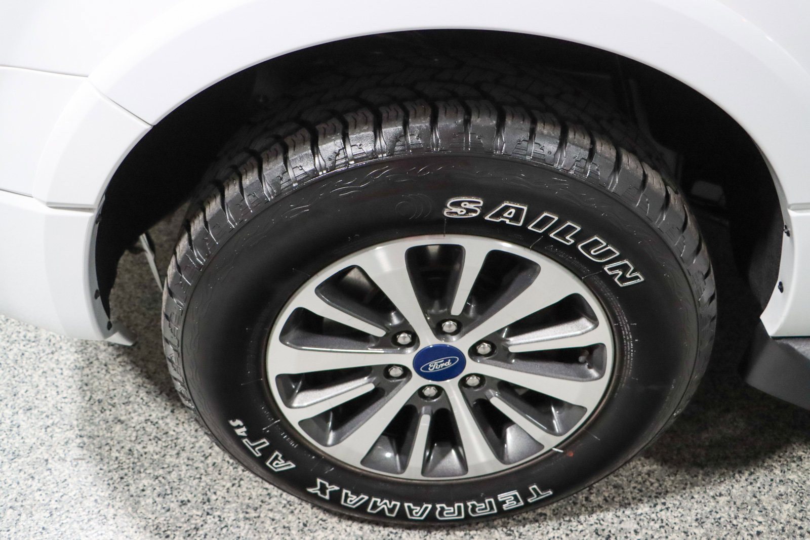 Used 2017 Ford Expedition XLT image 11