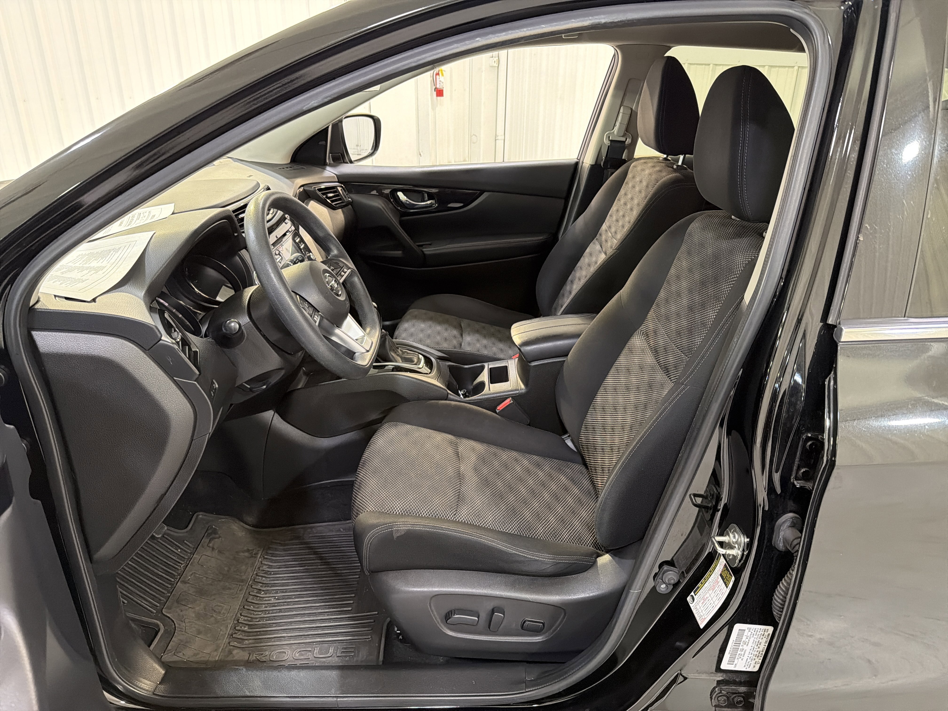 Used 2018 Nissan Rogue Sport SV image 10