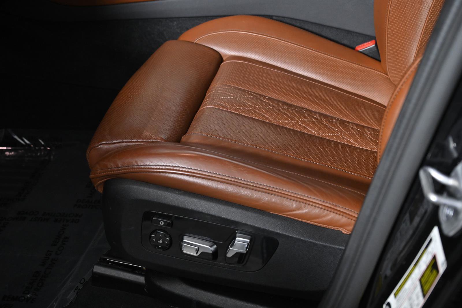 Used 2023 BMW X6 M50i w/ Executive Package image 31