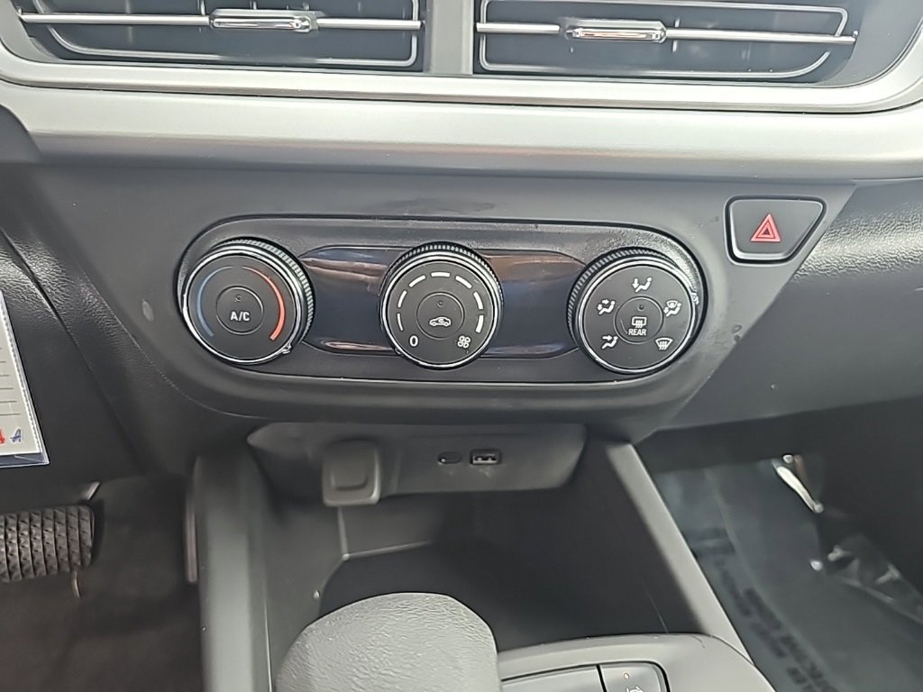 Used 2025 Chevrolet Trax LS image 17