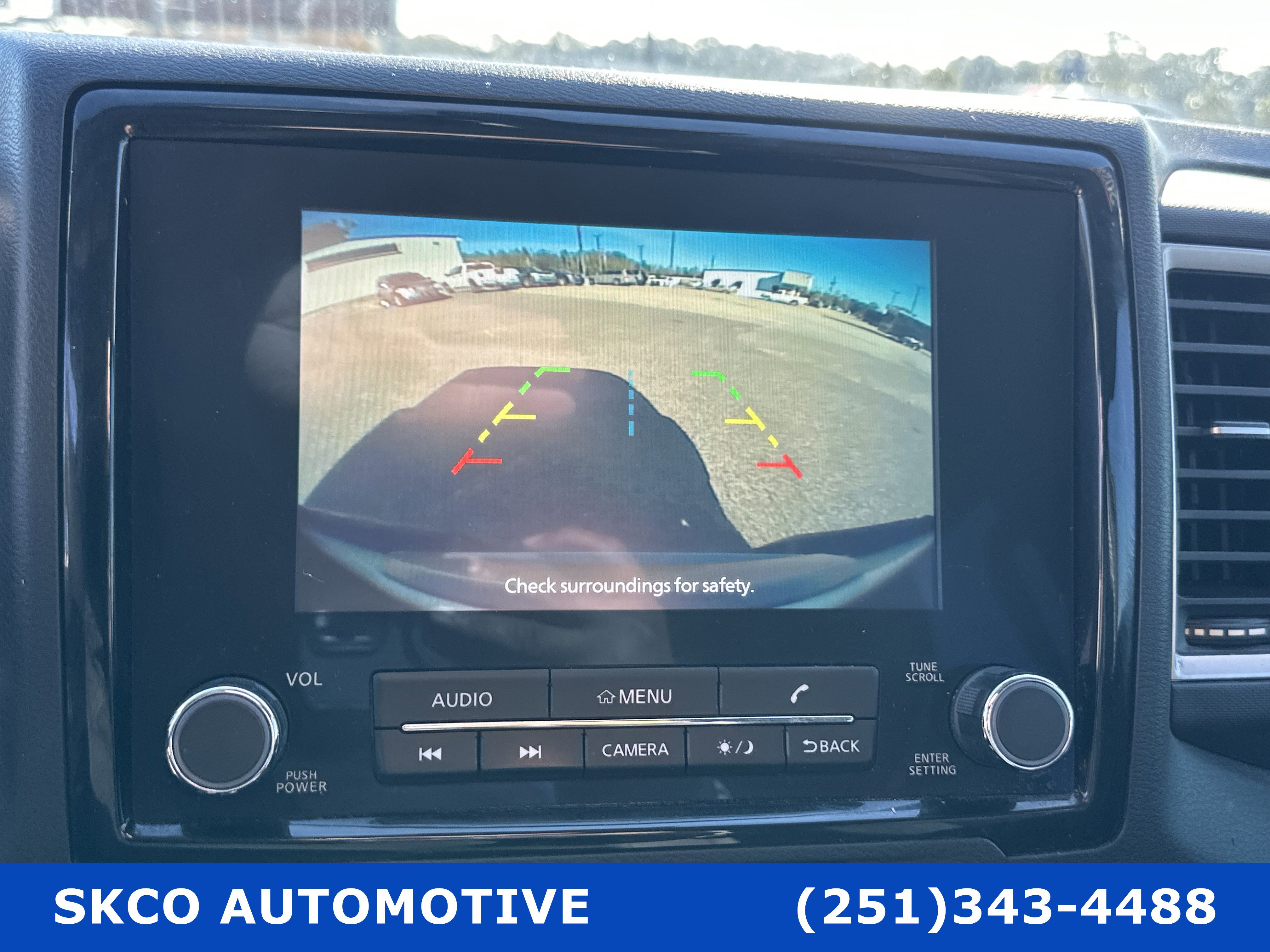 Used 2023 Nissan Frontier SV w/ SV Convenience Package image 17