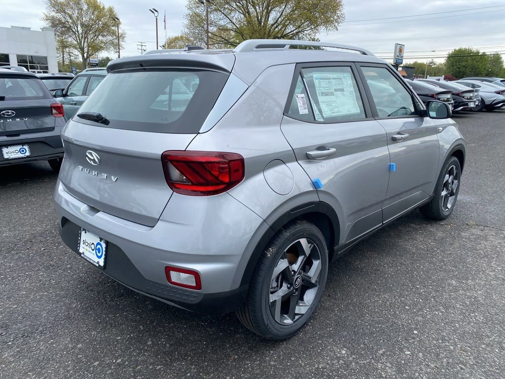New 2026 Hyundai Venue SEL FWD image 4